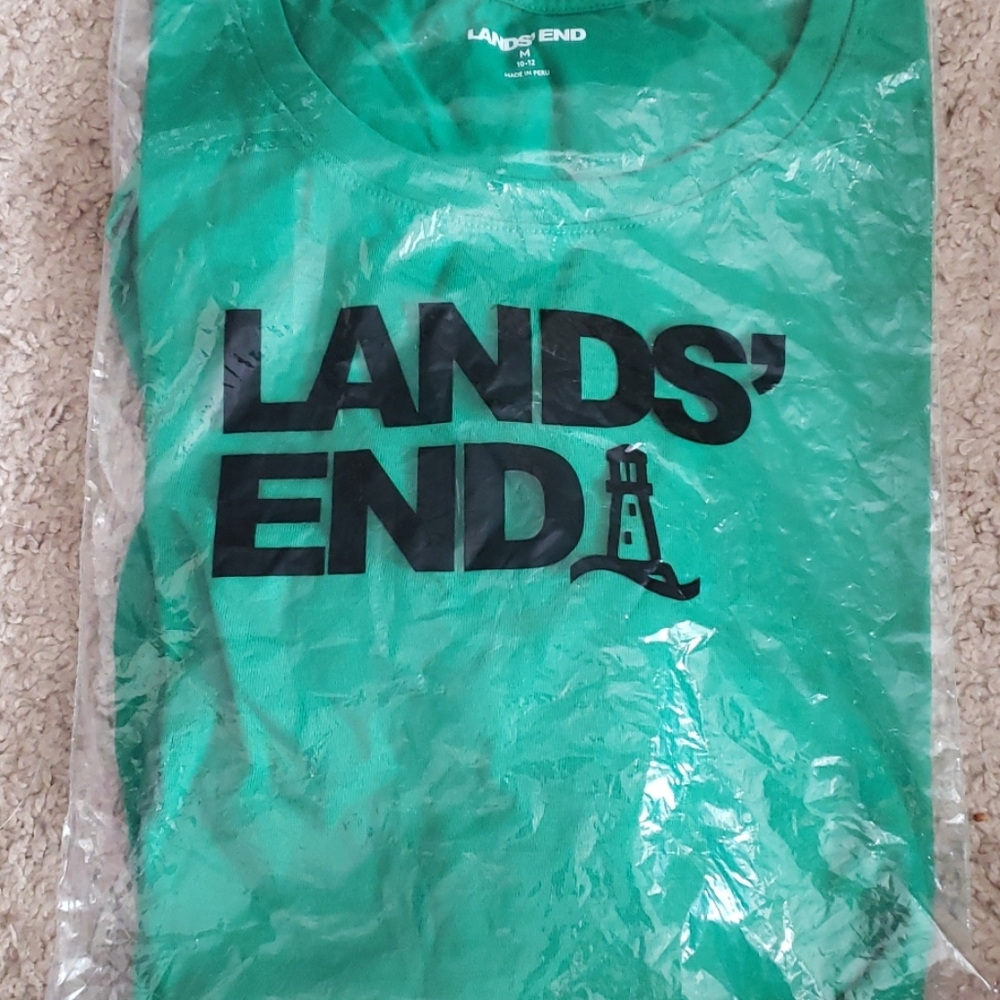 Lands End green tee